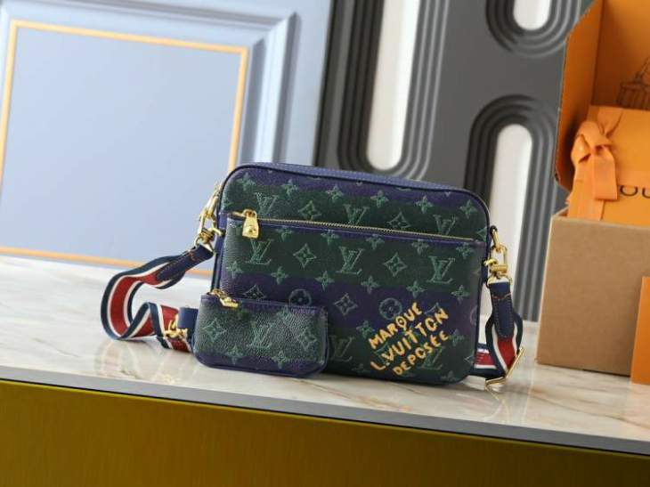 Picture of Louis Vuitton Mens Bags _SKUfw213010094fw